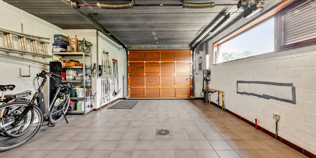 Garage - Maison avec Jardin et Garage à Wevelgem