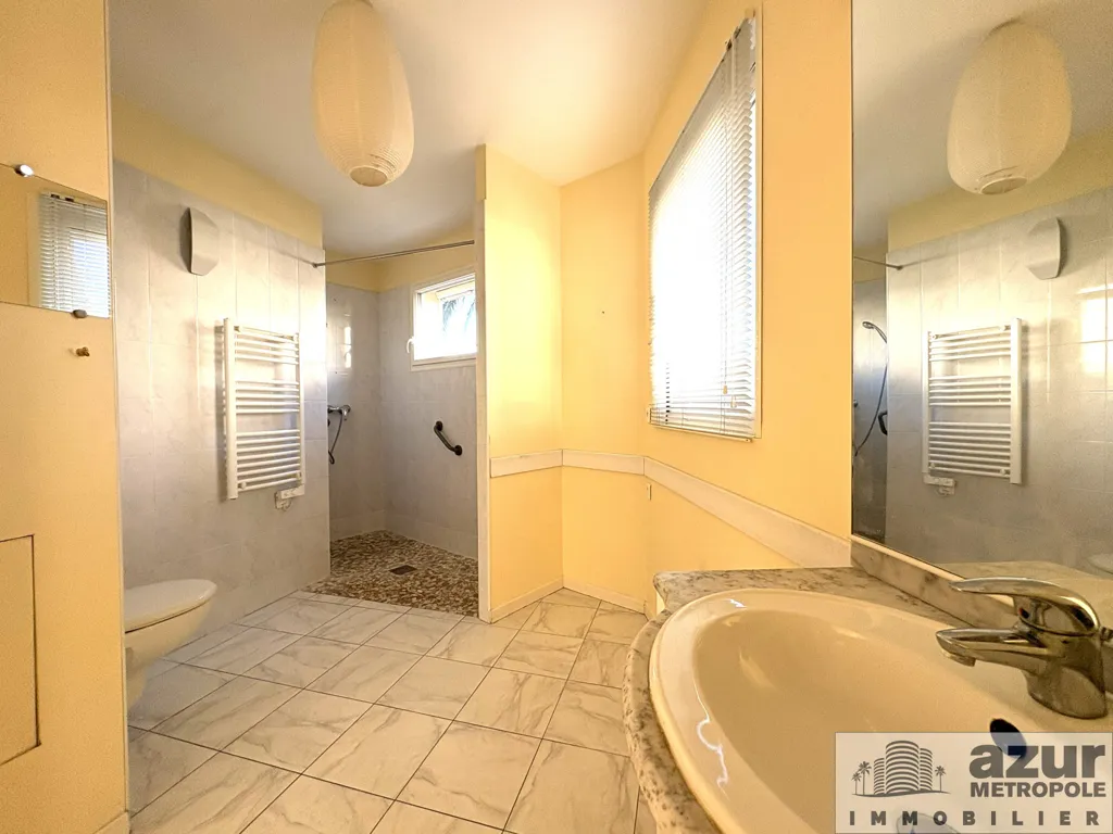 Salles de bain - Villa de Luxe avec Vue Mer à Cimiez, Nice