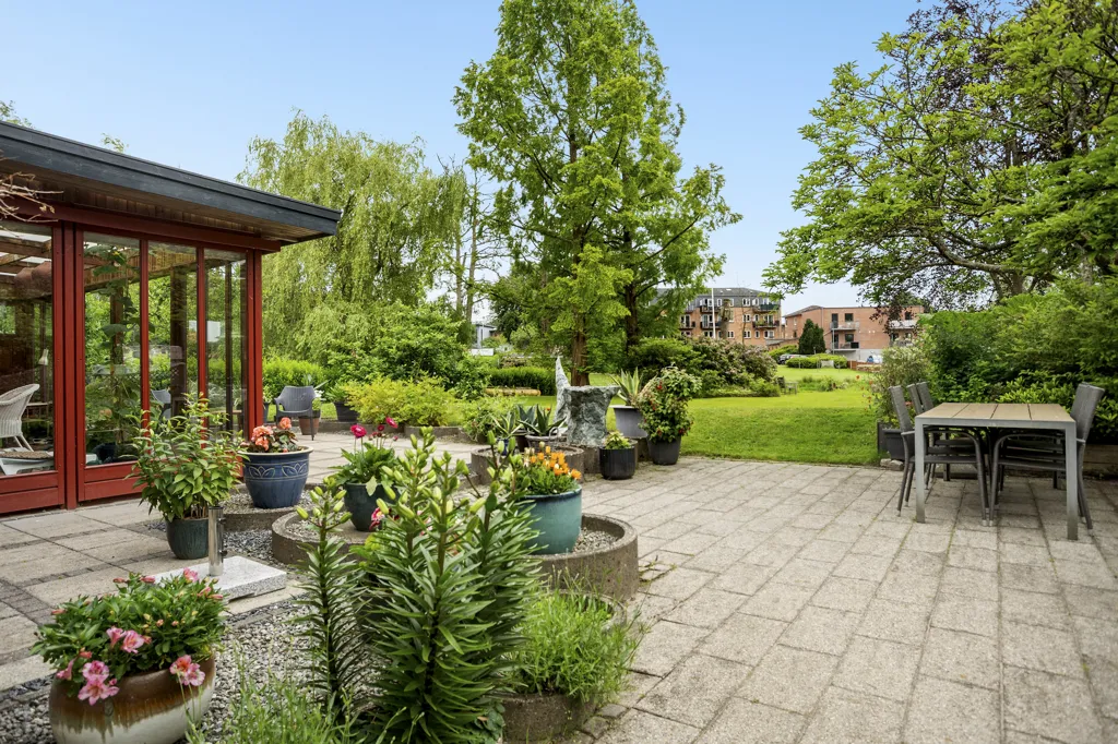 Aed - Villa with River Access in Lysbro