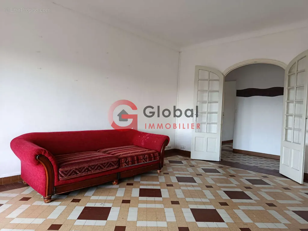Elutuba - Dual-Occupancy House with Professional Use in City Centre