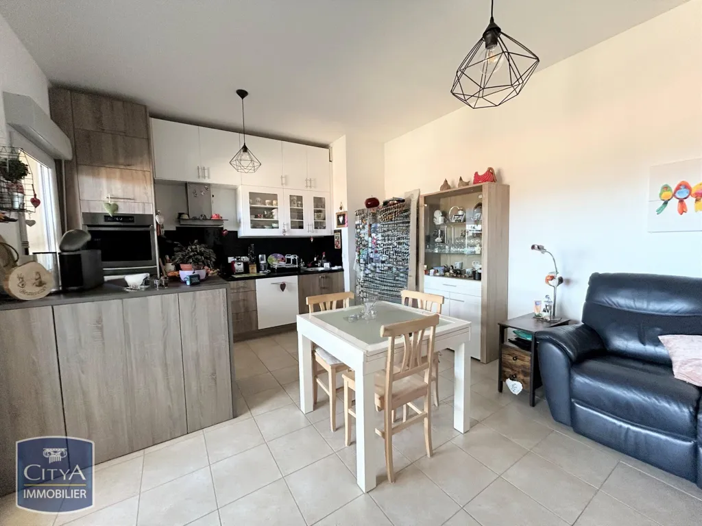 Salle à manger - Appartement avec Terrasse et Vue à Peynier