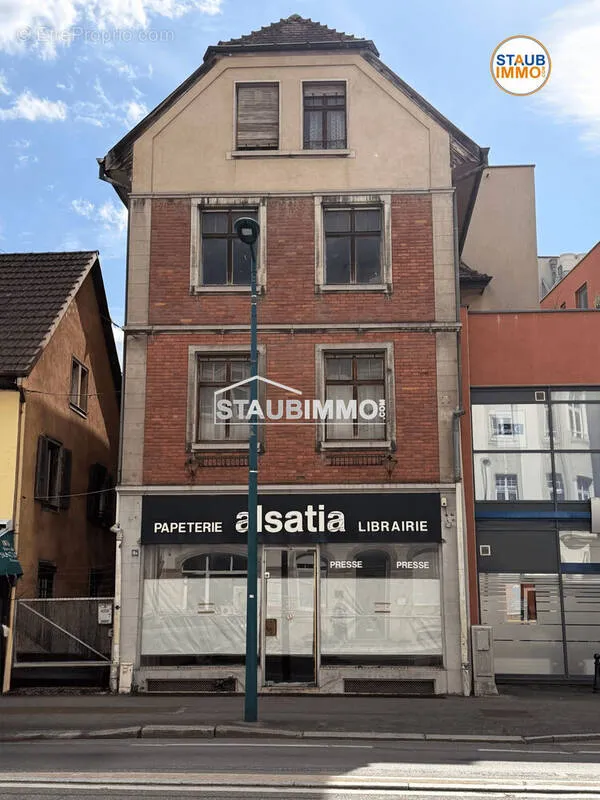Extérieur - Immeuble à Rénover avec Local Commercial à Saint-Louis