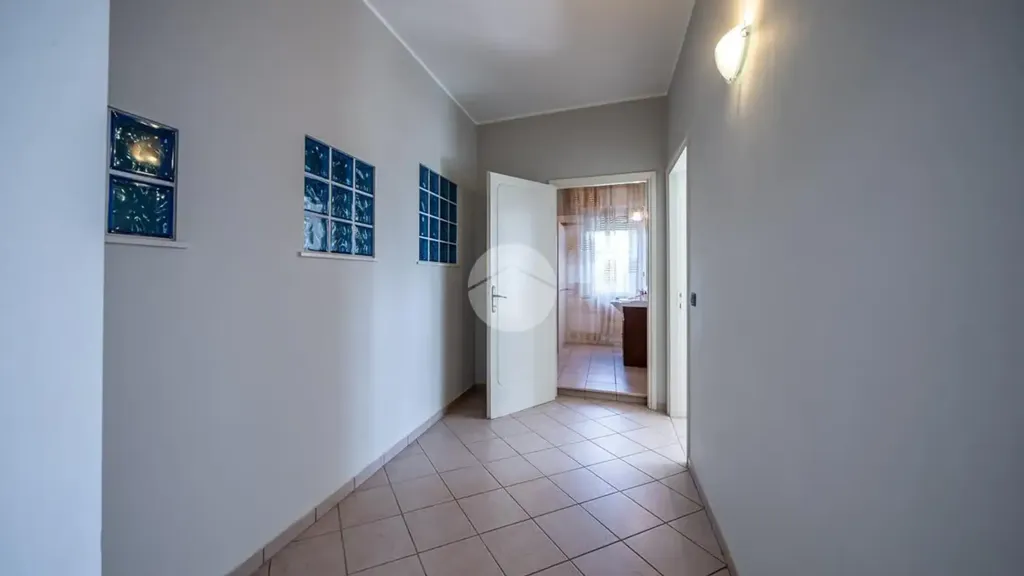 Esik - Villa with Pool near Parma