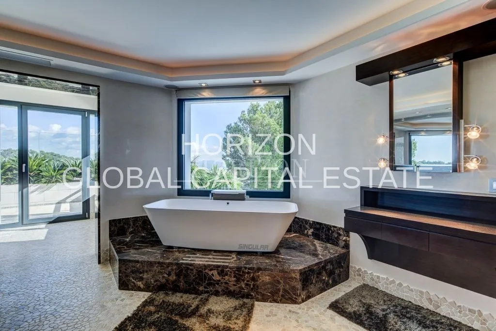 Vannitoad - Luxury Villa with Sea View in Bendinat