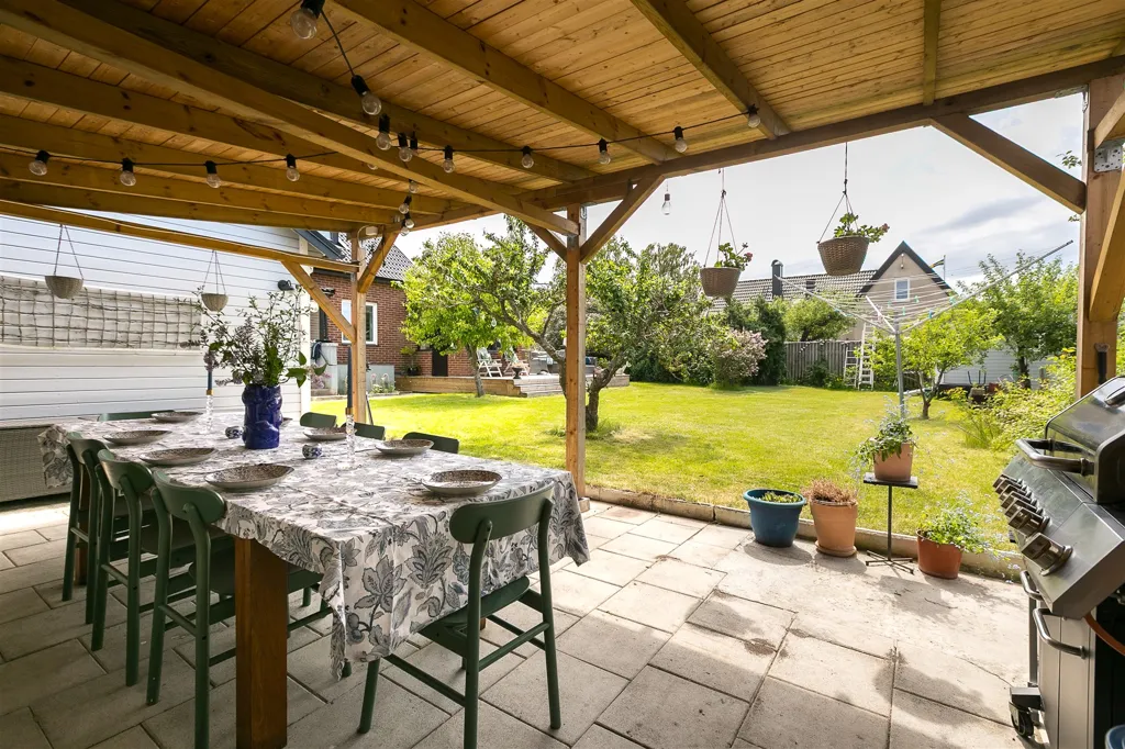 Terrace - Modernised Villa with Guesthouse in Malmö