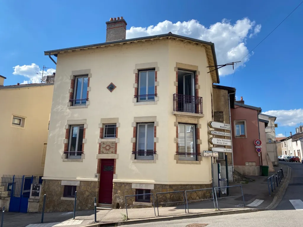 Välivaade - Studio with South-Facing Balcony in Malzéville
