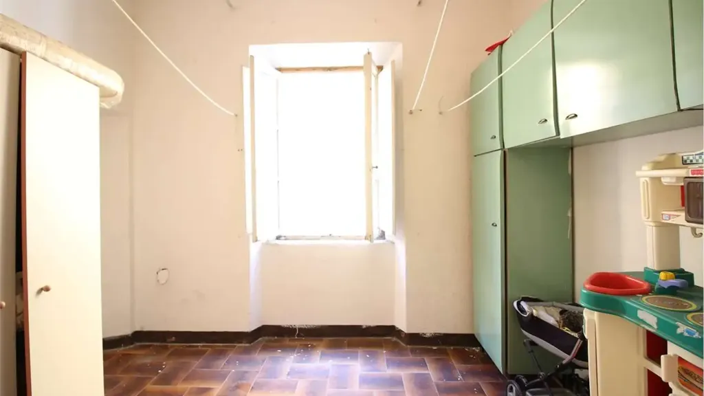 Cuisine - Spacious Apartment with Courtyard in Buti