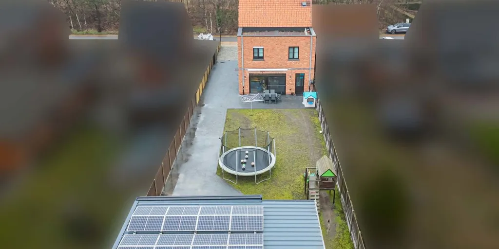 Vue aérienne - Maison Moderne avec Terrasse à Beerse