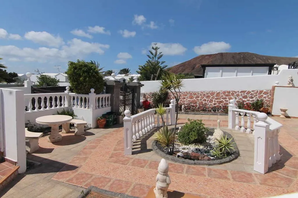 Terrass - Luxury Villa with Pool in Playa Blanca