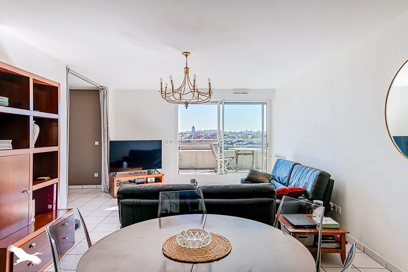 Soggiorno - Rooftop Apartment with 57m² Terrace in Bordeaux
