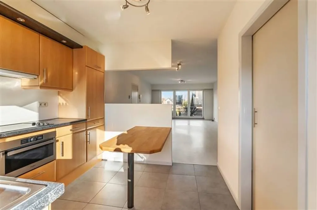 Köök - Well-Maintained Apartment with Terrace in Nieuwerkerken