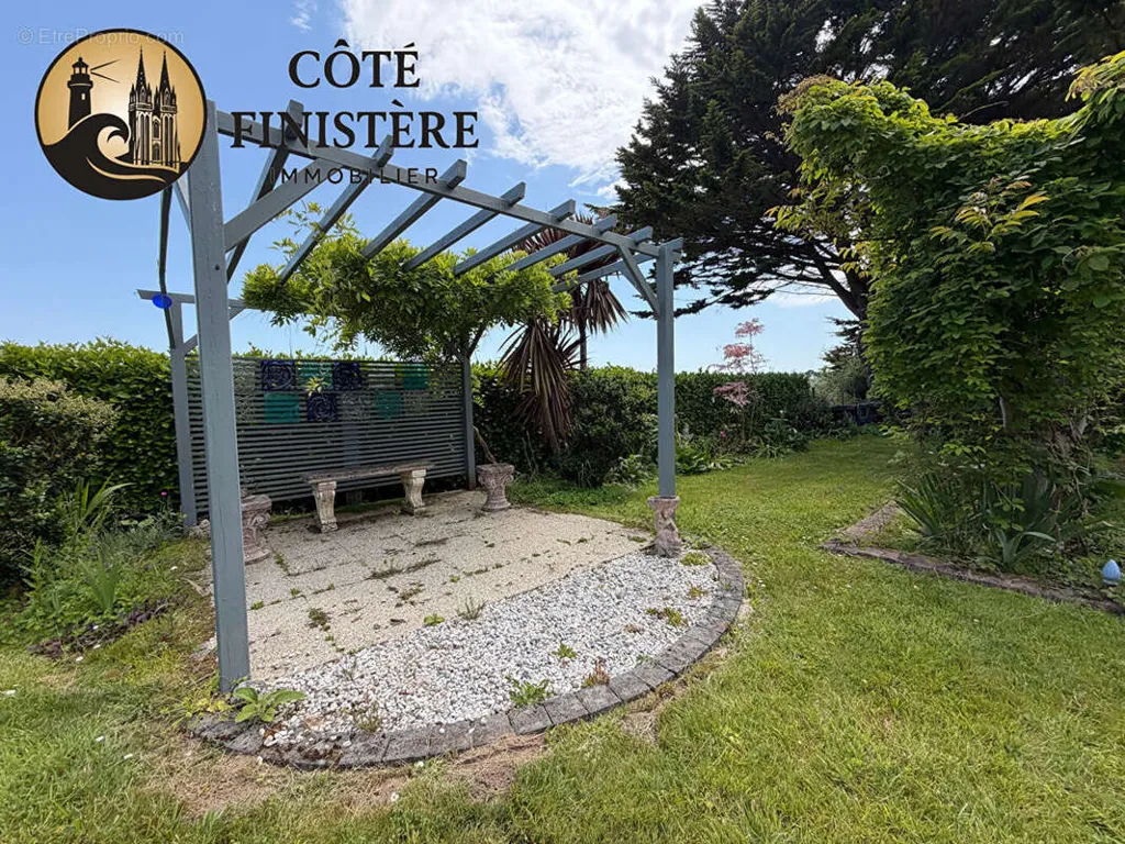 Jardin - Maison de Plain-Pied avec Jardin à LOCTUDY