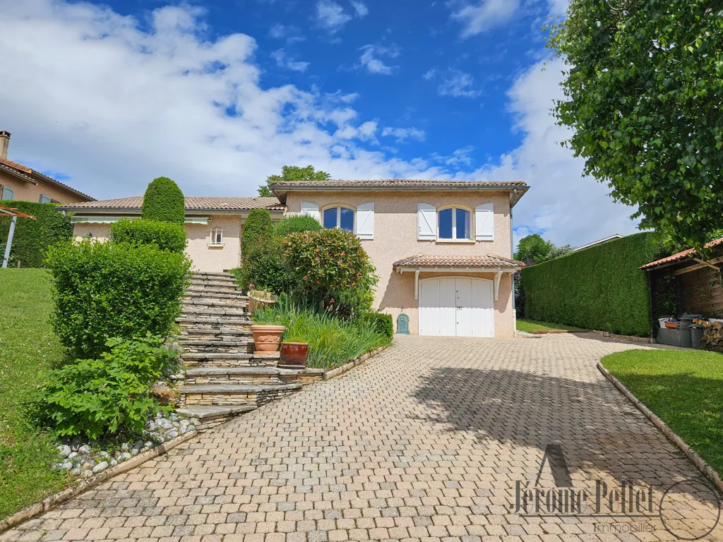 Välivaade - Semi-Basement House with Panoramic View in Communay
