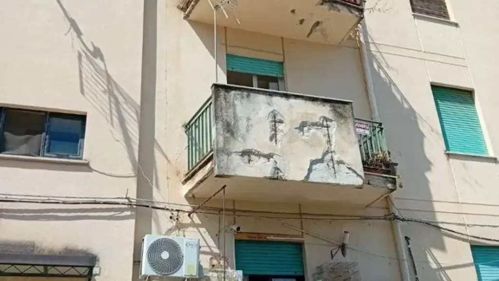 Extérieur - Apartment for Renovation in Carini