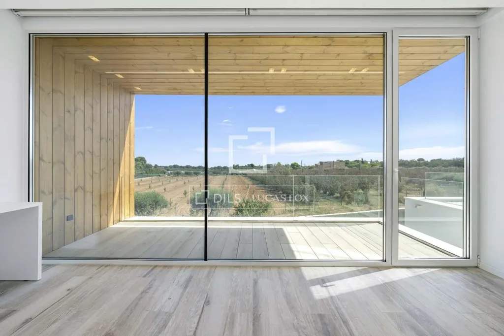 Rõdu - Modern House with Pool in Reus