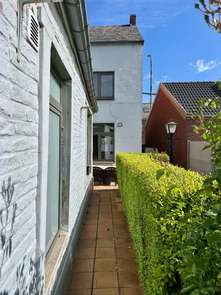 Jardin - Maison 3 Façades avec Jardin à Manage