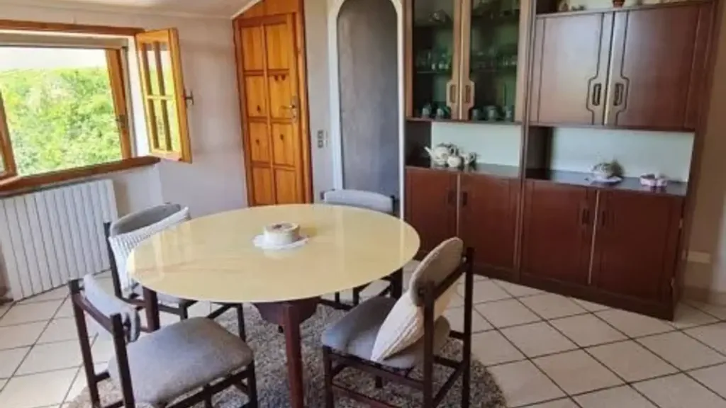 Söögituba - Villa with Vineyard View in Santa Maria Della Versa