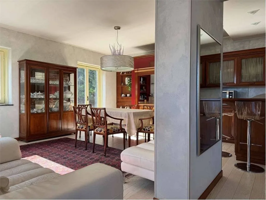 Söögituba - Luxury Villa with Lake View in Belgirate
