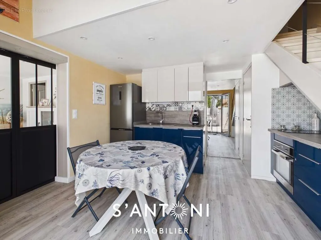 Cuisine - Villa 3 Chambres avec Grande Terrasse près de la Plage