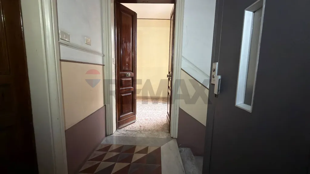 Esik - Apartment with Balcony in Catania Centre