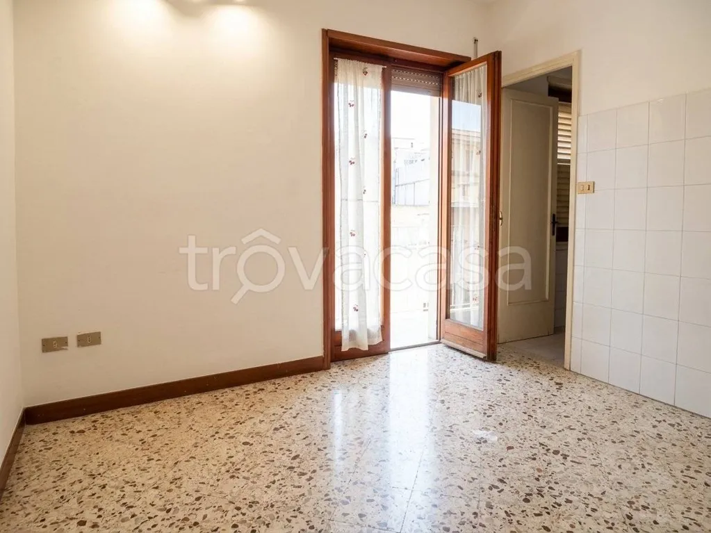 Entrée - Unfurnished House with Garage in Marsala