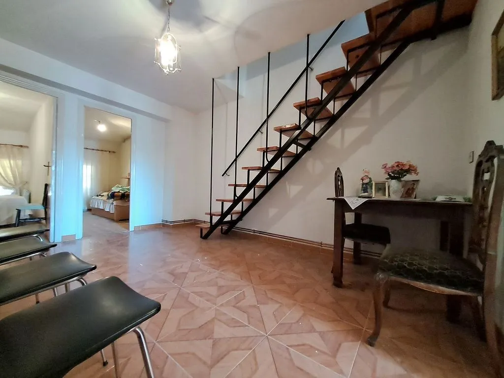 Toad - Traditional Chalet with Terrace in Valjunquera