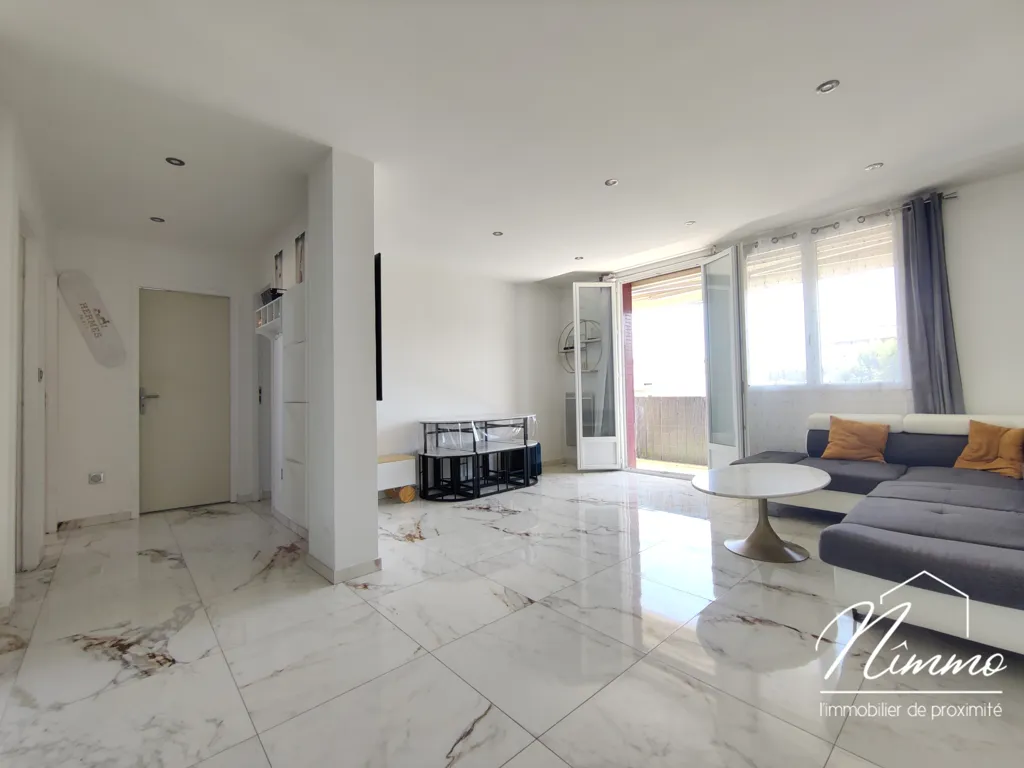 Elutuba - Bright T3 Apartment with Balcony in Nîmes