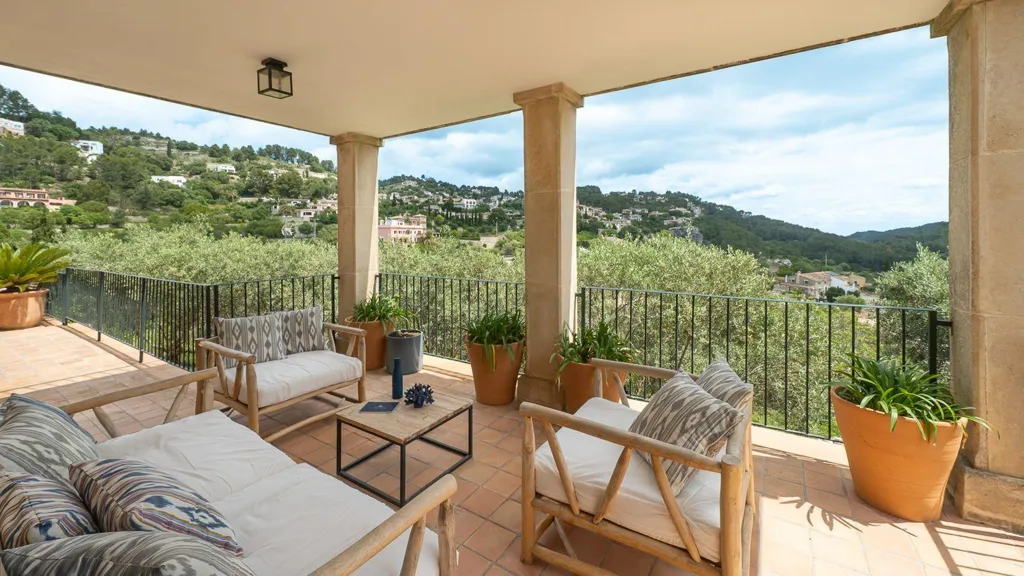 Terrazza - Classical Villa with Pool in Puigpunyent