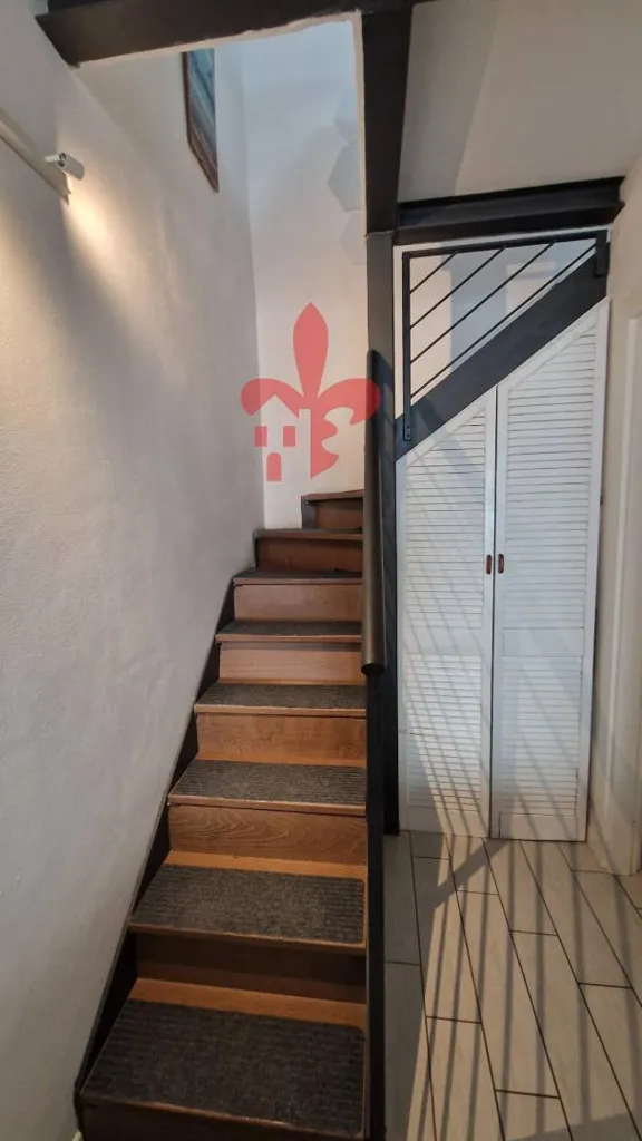 Pièces - Modernised Two-Bedroom Flat with Garage in Florence