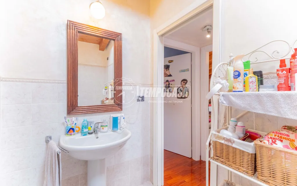 Vannitoad - Mansarded Flat with Terrace in Milan