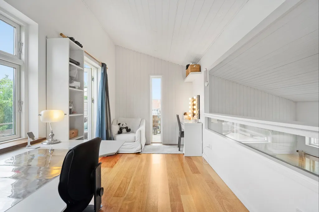 Kabinet - Mestervilla with Historical Charm in Næsby