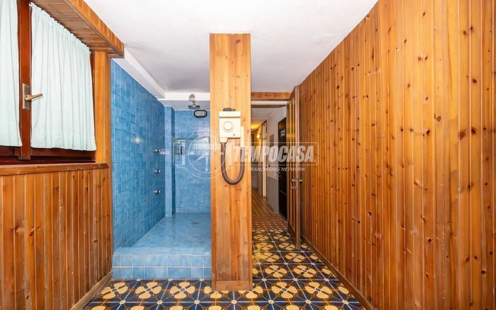 Bathrooms - Luxury Villa with Pool in Melzo, Lombardy