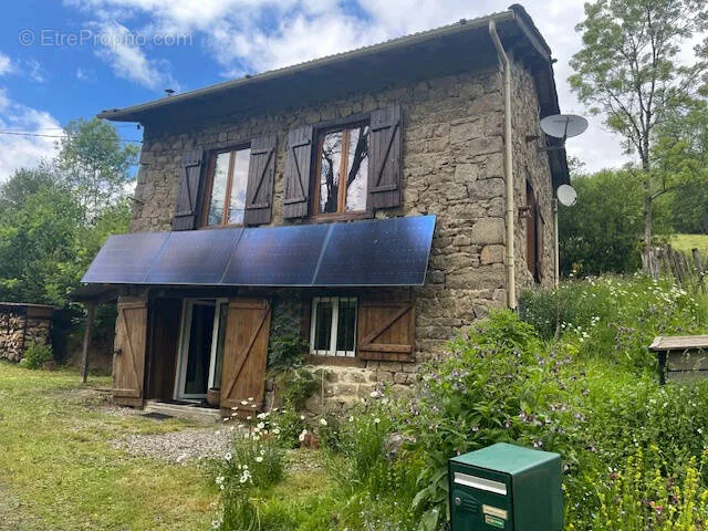Välivaade - Rustic Stone House near Ambert