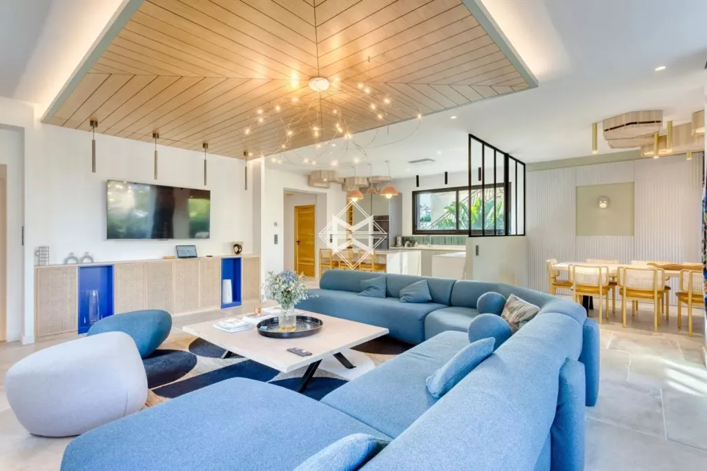 Elutuba - Modern Villa with Garden in Village Centre