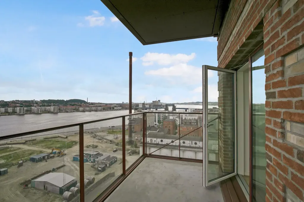 Balcon - Modern Flat with Balcony in Taffeltårnet, Spritten