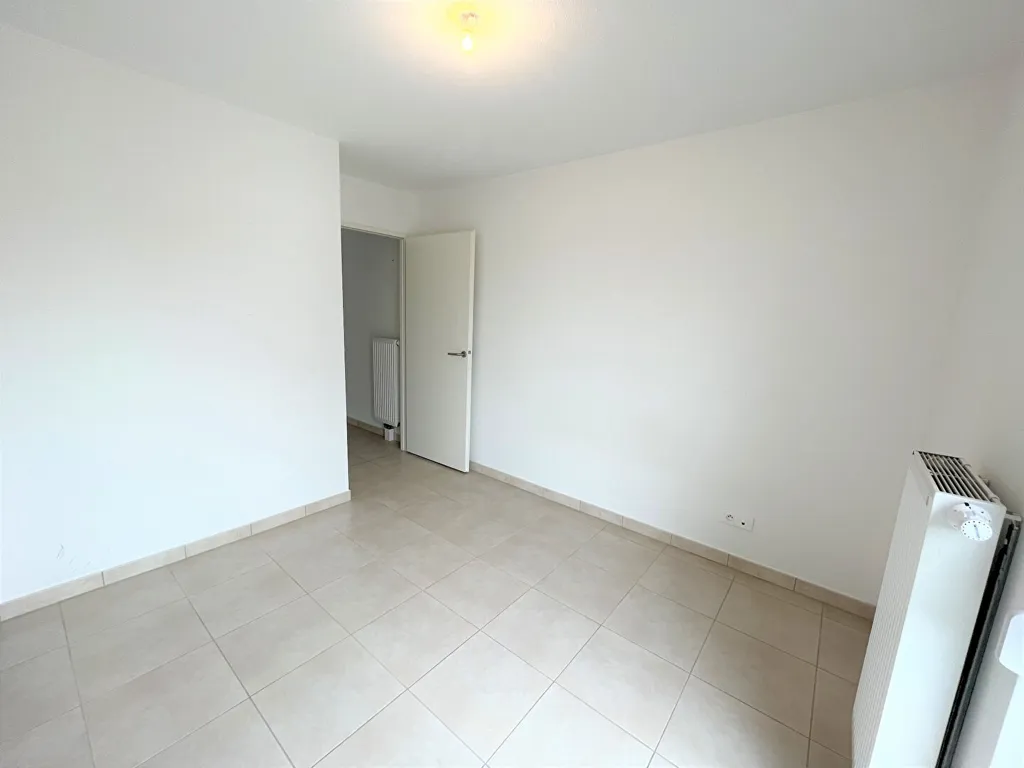 Toad - 3-Bed Flat with Parking in Troyes Centre