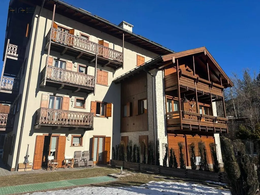 Välivaade - Two-Level Apartment with Garden in Cortina d'Ampezzo