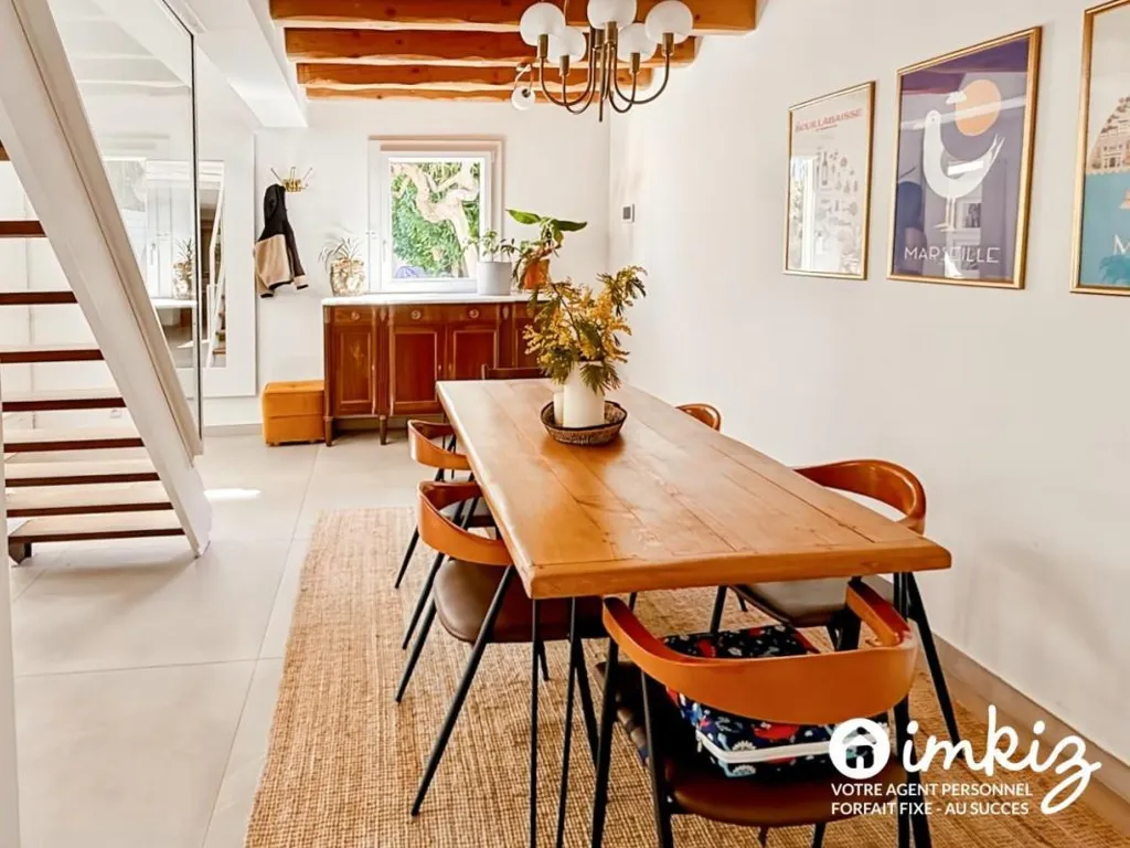 Salle à manger - Maison avec Piscine et Garage à Marseille 12e
