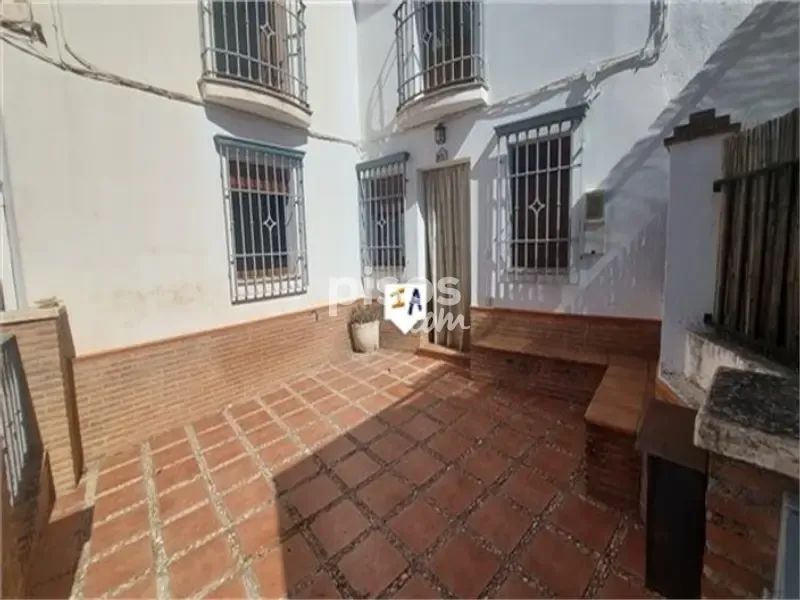 Aed - Renovated House with Patio in Tózar, Moclín