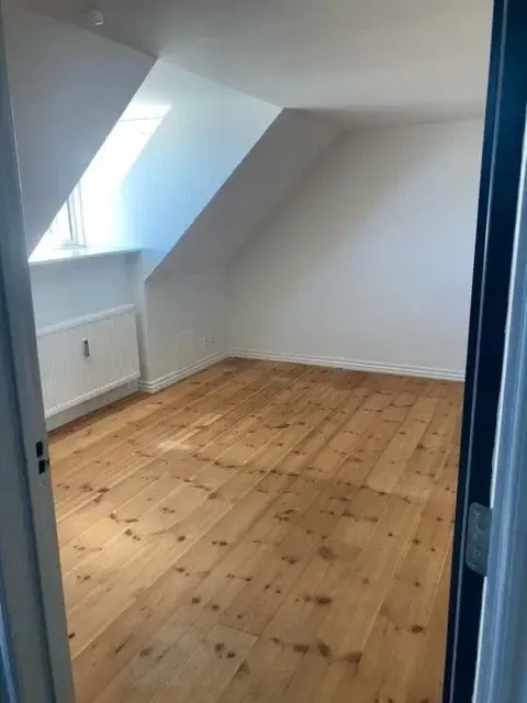 Rooms - 2-Bedroom Flat with Miele Kitchen in Central Location