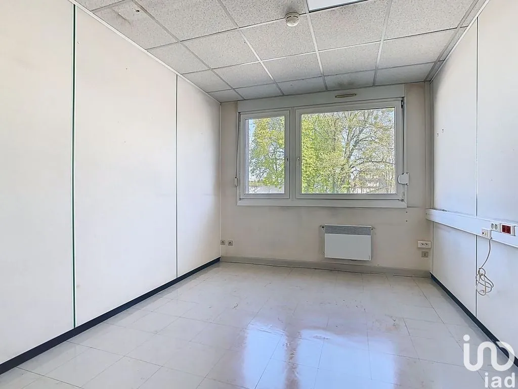 Toad - Modular Office Space with Parking in Reims