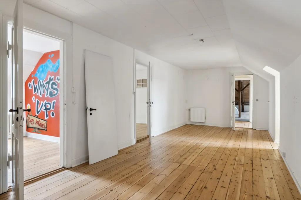 Toad - Renovated Rectory with Forest View in Hvedstrup