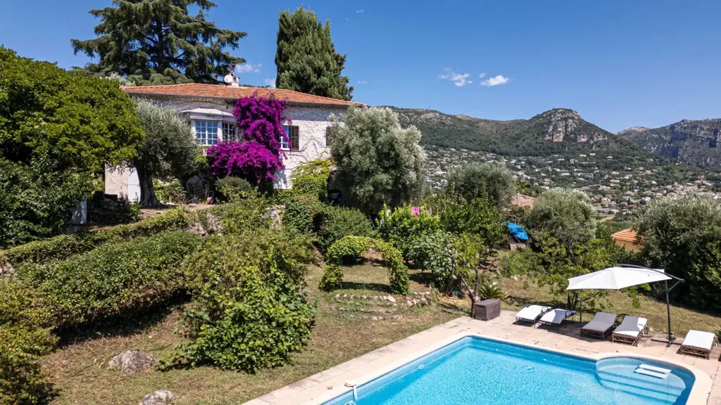 Bassein - Charming 1920s Villa with Pool in Vence