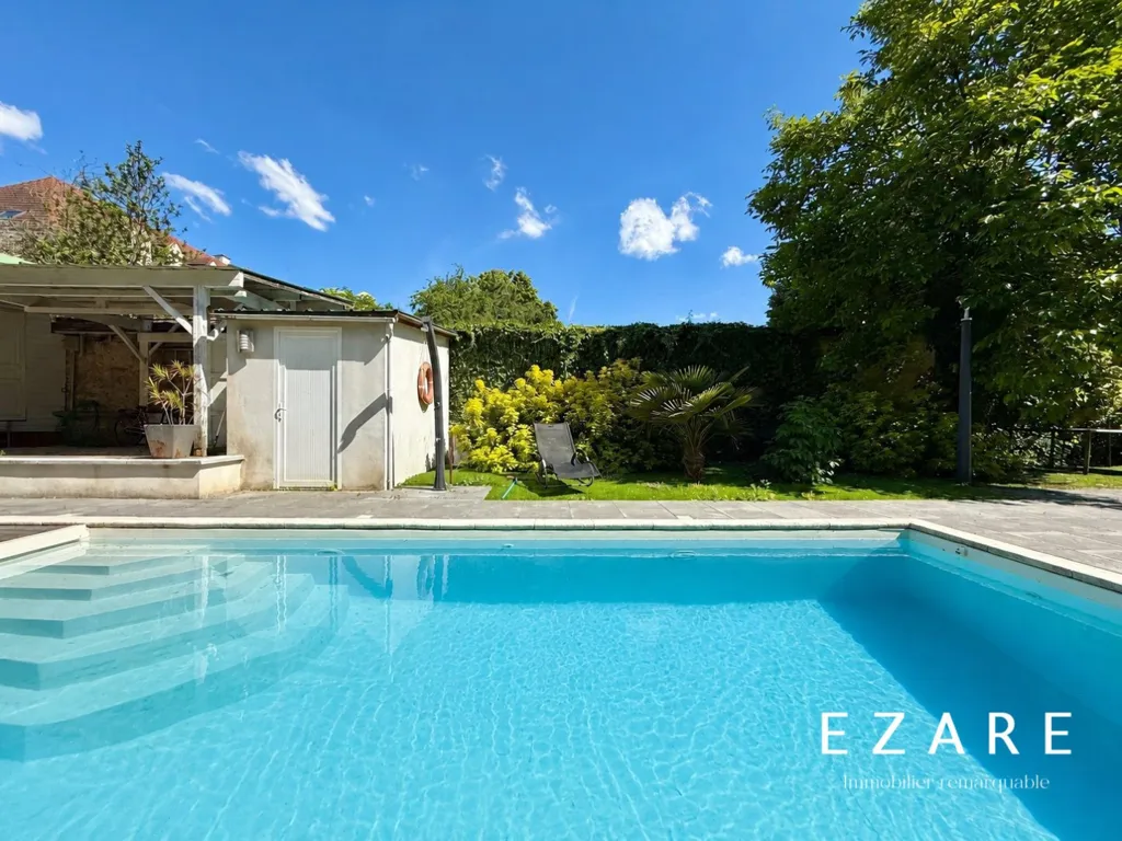 Pool - City Centre House with Pool in Dijon