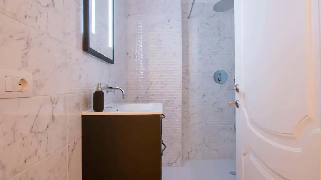 Salles de bain - Modern Furnished Studio in Central Florence