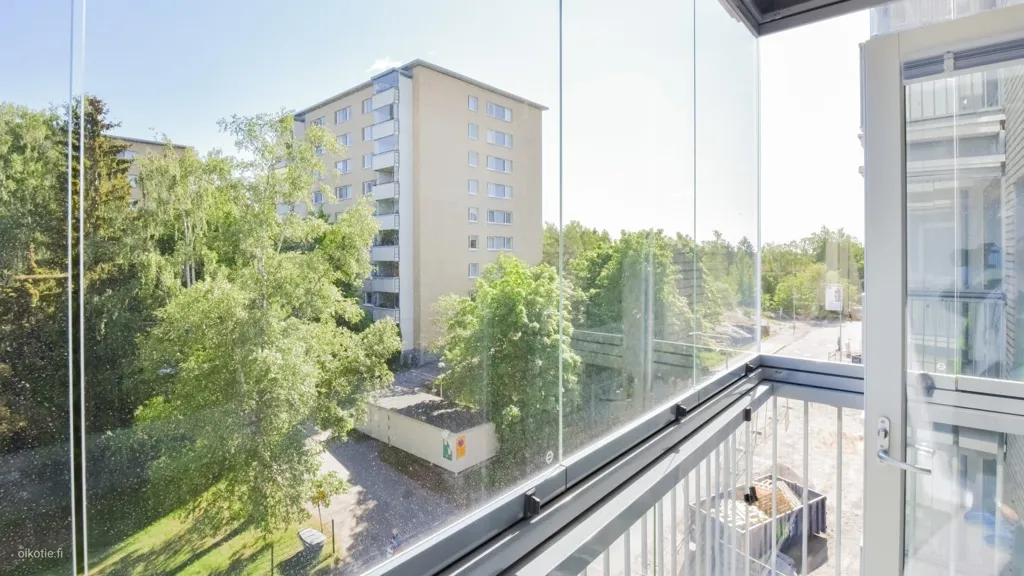 Rõdu - Modern Studio with Parquet Balcony in Hakunila