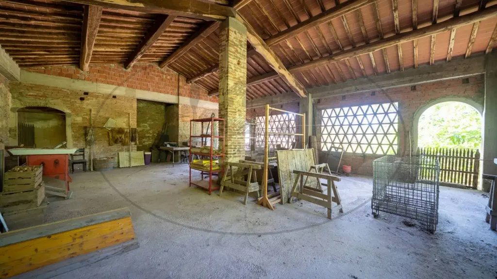 Toad - Rustic Farmhouse with Multiple Uses in Figline Valdarno