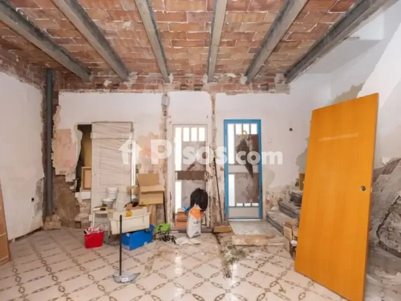 Stanze - Chalet with Urban Potential in Gavà