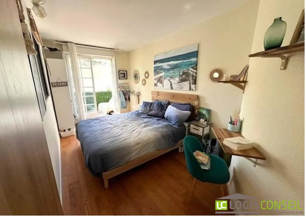 Bedrooms - 3-Piece Flat with Balcony in Châtenay-Malabry