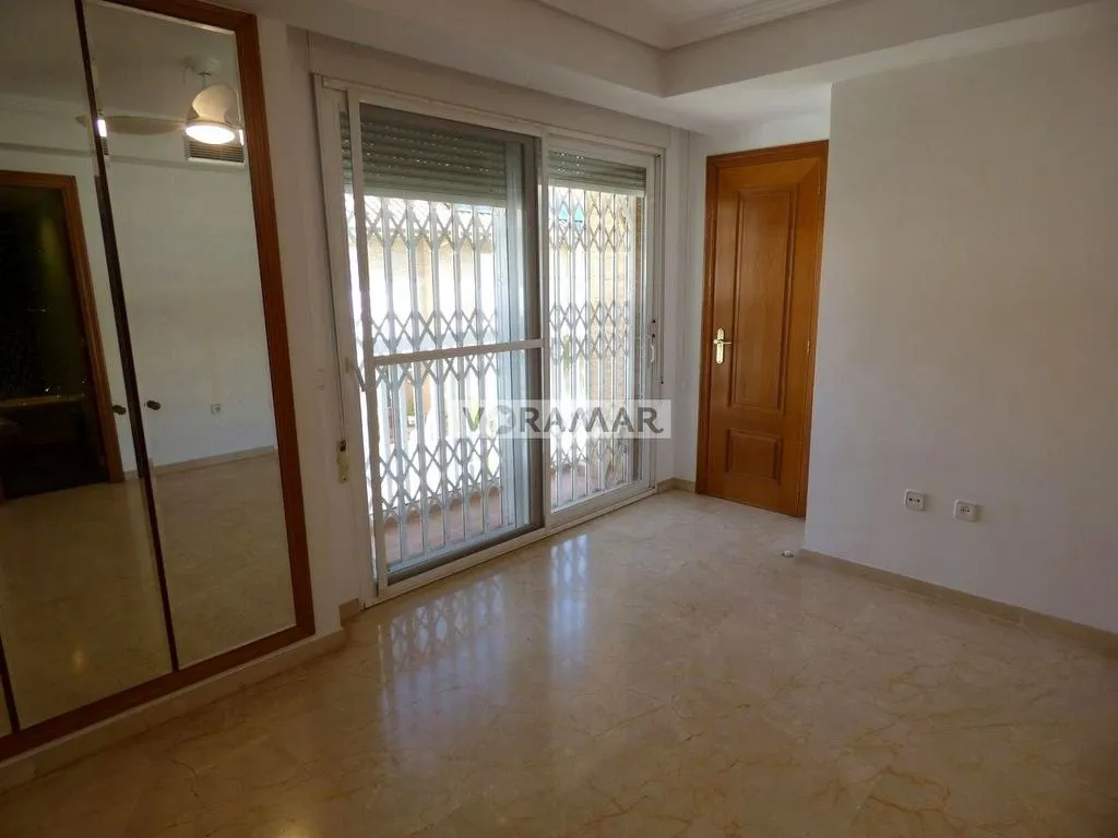 Toad - Luxury Villa with Seafront Access in Valencia
